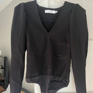 Cute black top! Deodorant can be washed off!